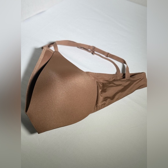 SKIMS Nude Satin Wireless Bra 34D Like New No Underwire Nude Lingerie - Picture 8 of 8